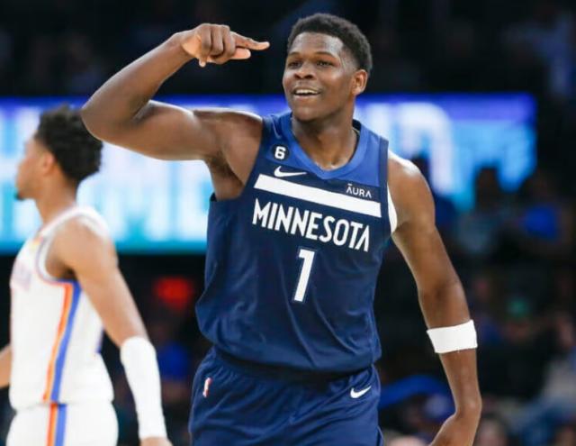 英超买球平台-爱德华兹5年2.6亿顶薪续约 森林狼为冲冠不留退路